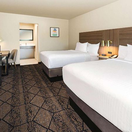 Hotel Ramada By Wyndham Modesto Yosemite Area Exterior foto