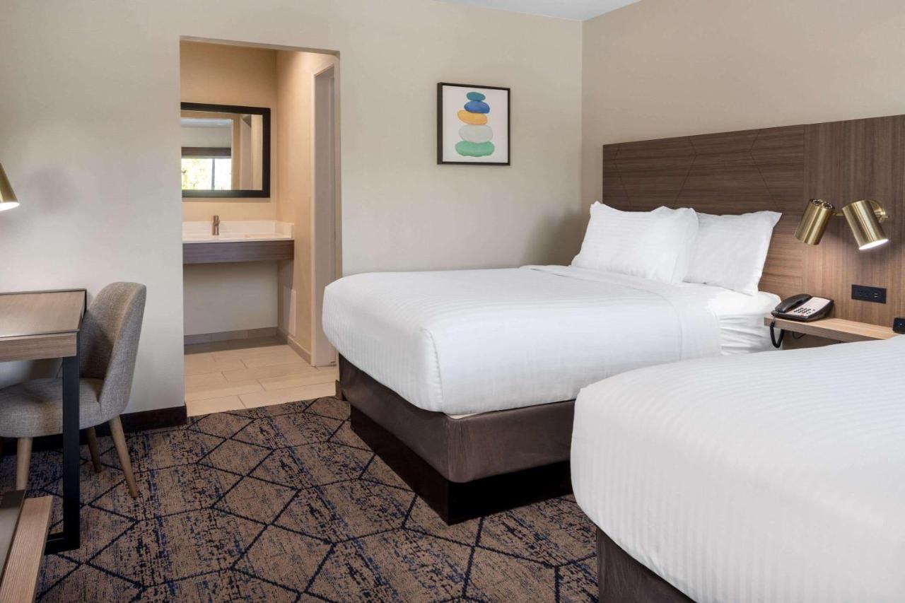 Hotel Ramada By Wyndham Modesto Yosemite Area Exterior foto