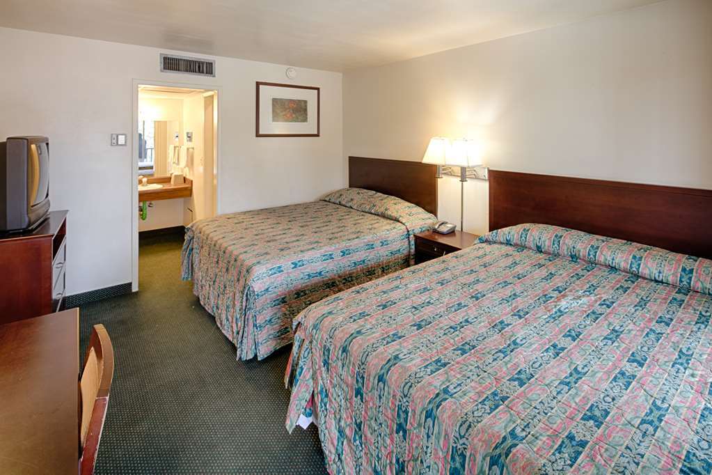 Hotel Ramada By Wyndham Modesto Yosemite Area Habitación foto